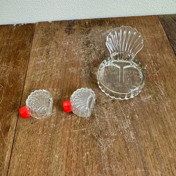 Vintage Clear Glass SeaShell Turkey Feather Salt and pepper Set red caps - Picture 6 of 9